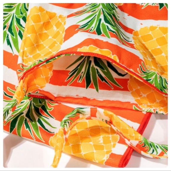 🧡RESTOCKED🧡New tangerine pineapple bag convertible beach towel🍍🍍 - Picture 4 of 9